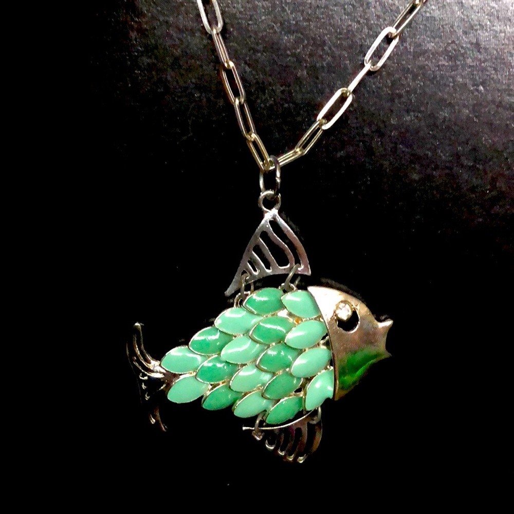 Fish pendant necklace with long chain